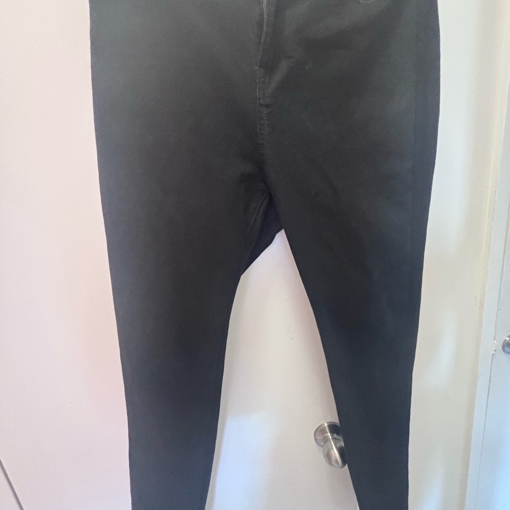Black Skinny Jeans